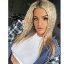 Tamara Compton's Instagram, Twitter & Facebook