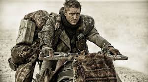 A harag útja kifejezetten az a film, amelyet muszáj és kell a nagyvásznon nézni és aminél a 3d valóban ér valamit. Mad Max A Harag Utja Csajokamotoron Hu Motoros Magazin