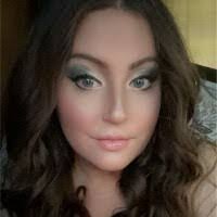 Sara Rees's Instagram, Twitter & Facebook