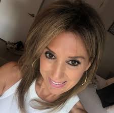 Tina Rossi's Instagram, Twitter & Facebook