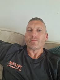 Hello August 🌻✨ New month, fresh vibes. Happy Friday too — good energy  only, good people only. Let's smile more, stress less, and stay  irresistible. 😎💫 Threaders, may your coffee be strong