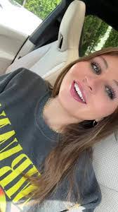 Amber Ashlee's Instagram, Twitter & Facebook