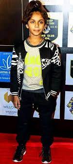 Rai and produced by colour yellow productions in collaboration with red chillies entertainment. Ditya Bhande Wiki Age Family Caste Biography More Wikibio