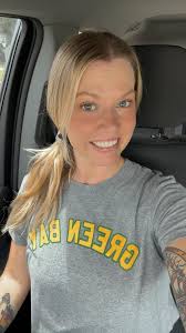 09:40:20 There's a woman in a boat