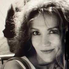 Amber Putnam (@AmberPTweet)