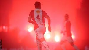 Fc emmen kon geen vat krijgen op de bezoekers vandaag. Fc Emmen 1 1 Ado Den Haag Fireworks From Outside Stadium Suspend Play Bbc Sport