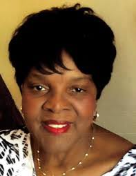 Elizabeth Mims's Instagram, Twitter & Facebook