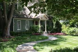Incorporate Dogwood By Corner Of House Into Foundation Plantings Landscaping Images Traditional Landscape Landscape Design