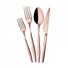 Ayna gibi parlak çeliği ve klasik tarzıyla sofralarınıza değer katacak. Emsan Goldinoks Rose Gold 6 Kisilik 24 Parca Catal Kasik Bicak Seti
