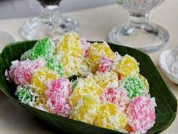 Penasaran apa saja aneka macam makanan khas dari jawa tengah? 11 Jajanan Tradisional Khas Jawa Yang Susah Cari Penggantinya