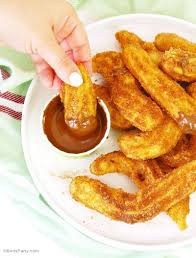 Churros Maison A La Cannelle Et Sauce Nutella Dessert Mexicain Facile Recette Churros Maison Recette Churros