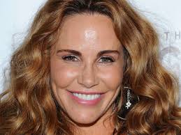 They split following finley's claims that his wife repeatedly kicked him during a domestic. De7r2egy9ncd1m