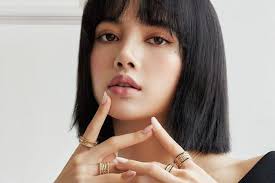 Trending ang #RespectLisa Sa Twitter Para Protektahan si Lisa ng BLACKPINK  Mula sa Mga Racist na Komento