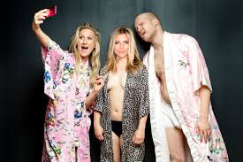 Als sophia thomalla ihren damaligen freund till lindemann der skandalband rammstein mit nach hause brachte, fiel mutter simon im ersten moment die kinnlade herunter. Hat Sophia Thomalla Das Fett Ihrer Mutter In Den Brusten Mit Vergnugen Berlin