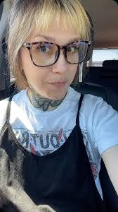 Annmarie Holland's Instagram, Twitter & Facebook