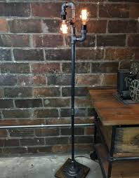 Lampade Steampunk E In Stile Industriale 37 Esempi Tra I Piu Belli Lampade Da Terra Industrial Lampade Da Terra Vintage Stile Industriale