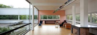 Le Corbusier S Five Points At The Villa Savoye Mid Century Home Le Corbusier Mid Century House Residential Architecture