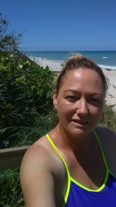 What are good places to eat with ocean views in Indian Shore?