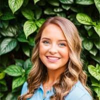 Elizabeth Branton's Instagram, Twitter & Facebook