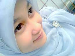 Cewek cantik ini berhijab tapi kok tidak pakai celana lupa atau khilaf ya cek lokasi gan sriwijaya aktual 13 wanita berhijab gambar cewek2 cantik lucu kartun hijab 100 gambar kartun muslimah kumpulan foto cewek jilbab cantik dan manis untuk dp bbm manis bulan ramadhan. Foto Cewek2 Cantik Lucu Berhijab Anak Remaja Sd
