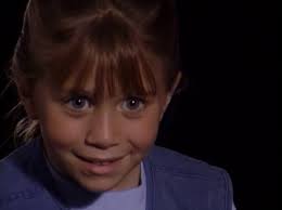 So we all know Mary-Kate hurt her eye with a twig while filming to  Grandmother's House We Go. But I never realized it wasn't a black and blue  she got, she ended