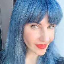 Amanda Mohan's Instagram, Twitter & Facebook