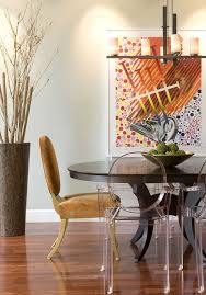 31 Gorgeous Floor Vase Ideas For A Stylish Modern Home Dining Room Ambiance Floor Vase Decor Modern Dining Room Paint