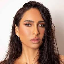 Pia Kim's Instagram, Twitter & Facebook