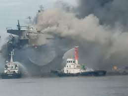 Empat kapal terbakar di dermaga bea cukai batam. Kapal Terbakar Di Belawan Medan Saat Perawatan Di Galangan
