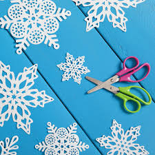 Fensterbild weihnachten schneelandschaft weiß aufkleber. Bastelideen Winter Die Schonsten Ideen Brigitte De