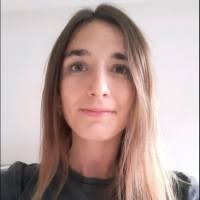 Juliette Breen's Instagram, Twitter & Facebook