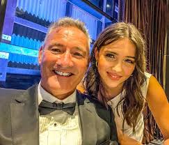 Blue Wiggle Anthony Field makes candid admission live