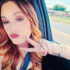 Tiffani Fisher's Instagram, Twitter & Facebook