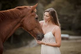 Ich würde gern ein shooting mit einem pferd ( gern ein friese oder etwas anders. Pferdeshooting Lieblingsmomente Fotografie Von Kathrin L