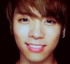 Shinee S Jonghyun Fractures Nose In Car Accident Jonghyun Shinee Jonghyun Shinee