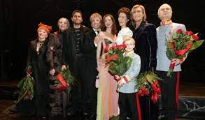 Потап и его команда — море пенится (2010) потап и вера брежнева — пронто (2010) потап и настя — выкрутасы (2011) потап и настя — чумачечая весна (2011) потап и настя — мы отменяем к. Oleg Vinnik Biografiya Foto Pesni Lichnaya Zhizn Zhena Deti Rost I Ves Slushat Pesni Onlajn 2021 Uznaj Vsyo
