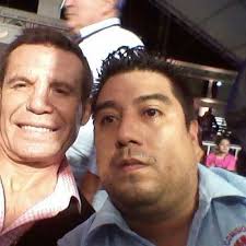 Rubén Baeza, inicia su carrera siendo la voz emblemática de Los Socios del  Ritmo, con quienes vio la luz en el verano de 1962 en Campeche, su ciudad  natal. Con esta sólida