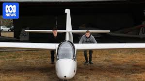 Glider pilots set to soar to new heights near Canberra due to weather  phenomenon