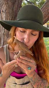 Clay & Friendship has been so healing for me these past weeks. This is Kali  bird. Grateful to grow in friendship and learn clay from @kristamarleena  💜🙏🕊️