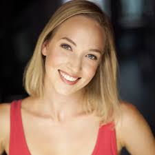 Lisa Baran's Instagram, Twitter & Facebook