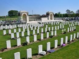 Estaires Communal Cemetery and ...