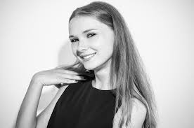 Yana Novikova : Issue Magazine