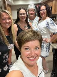 Hello Ladies, yesterday I attended my first Mary Kay Event!!!! This event  is to recognize and celebrate the achievements of our fellow sisters 🫶🏾.