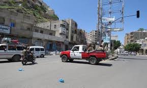 وأظهر فيديو بثه إعلام تابع. Ù…Ù‚ØªÙ„ Ø´Ø§Ø¨ Ø¨Ø±ØµØ§Øµ Ù…Ø³Ù„Ø­ Ø¥Ø®ÙˆØ§Ù†ÙŠ ÙÙŠ ØªØ¹Ø² Ø¹Ø¯Ù† 24