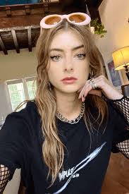 Stacey Main's Instagram, Twitter & Facebook