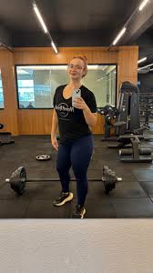 Ôôô se vale! Além das mudanças no meu corpo, veio a força e resistência.  🦾🥳 Só o que não mudou, foi a toalhinha vermelha no pescoço. 🤣🤣🤣