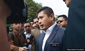 Azmin love haziq azmin, azmin, haziq, haziq, why are you pawns in this war on kunyits? Malaysiakini Azmin S Aide Admits To Meeting Haziq Before Confession