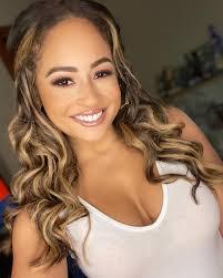 Kayla Oh's Instagram, Twitter & Facebook