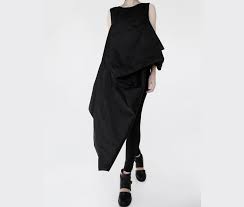 Scegli la consegna gratis per riparmiare di più. Avant Garde Asymmetrical Taffeta Top Deconstructed Dress Black Evening Taffeta Dress Black Taffeta Dress Taffeta Dress Avant Garde Dresses