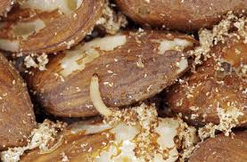 Ces pyrales de la farine ne représentent pas de danger pour la santé pour récurer tout en se protégeant des mites alimentaires, on fait son ménage avec 5 Methodes Naturelles Anti Mite Alimentaire Comment S En Debarrasser